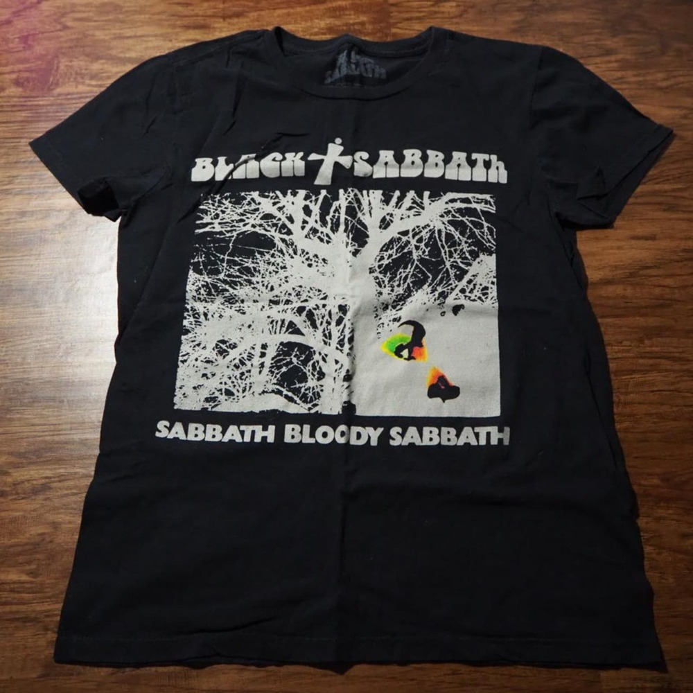 Black sabbath t shirt size small